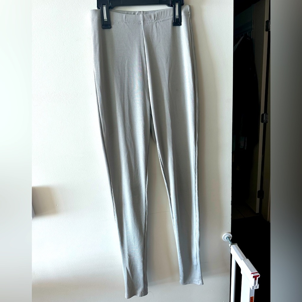 Gray Ribbed Leggings